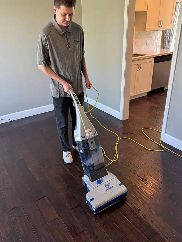 Laminate & Vinyl Floor Cleaning in Taylorsville
